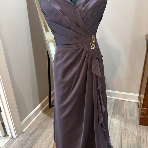 Mother of the Bride Dress - Picture 1 of 4